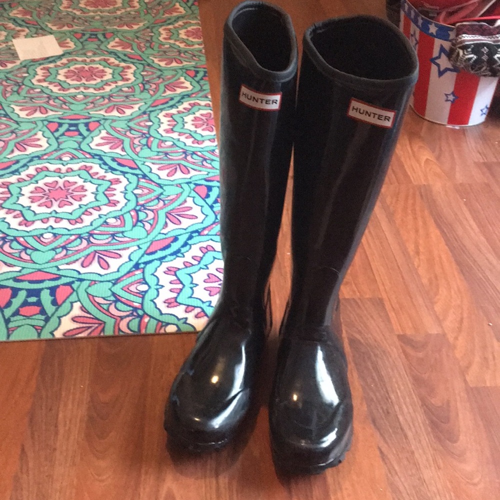 Tall hunter boots
